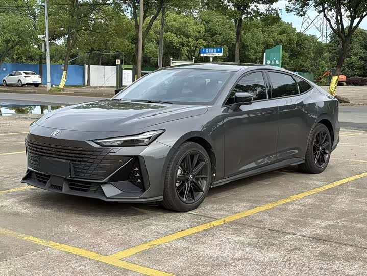 Changan UNI-V 2023 1.5T sports version