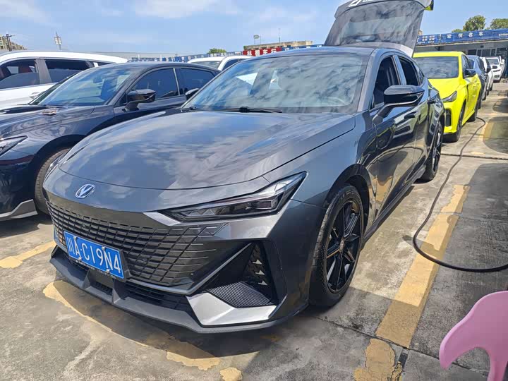 Changan UNI-V 2022 1.5T Excellent Type