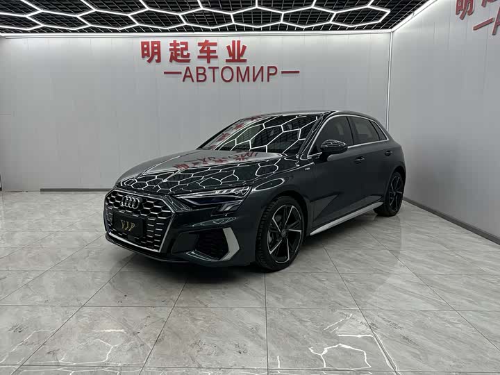 2022 Audi A3 2022 Sportback 35 TFSI stylish and sporty