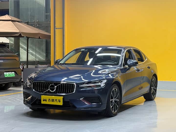 2022 Volvo S60 2022 B4 Zhiyuan Sports Edition