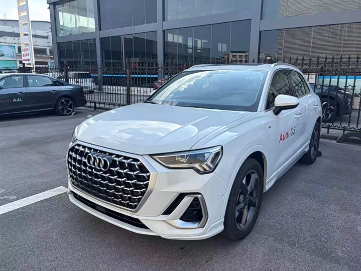 2024 Audi Q3 2024 35 TFSI Fashionable and Dynamic