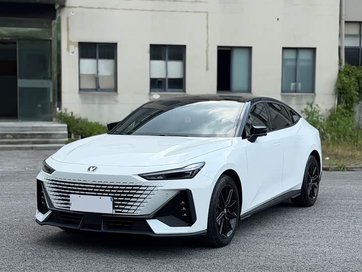 Changan UNI-V 2024 1.5T high-energy version