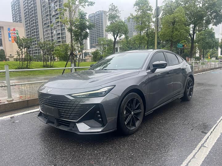 Changan UNI-V 2022 1.5T premium model