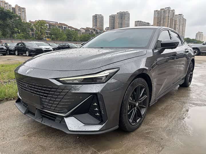 Changan UNI-V 2022 1.5T premium model