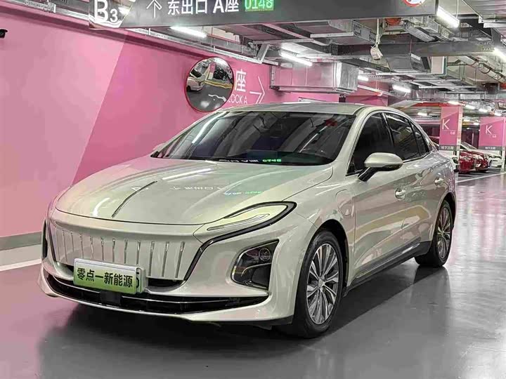 Hongqi E-QM5 2023 model 620km PLUS