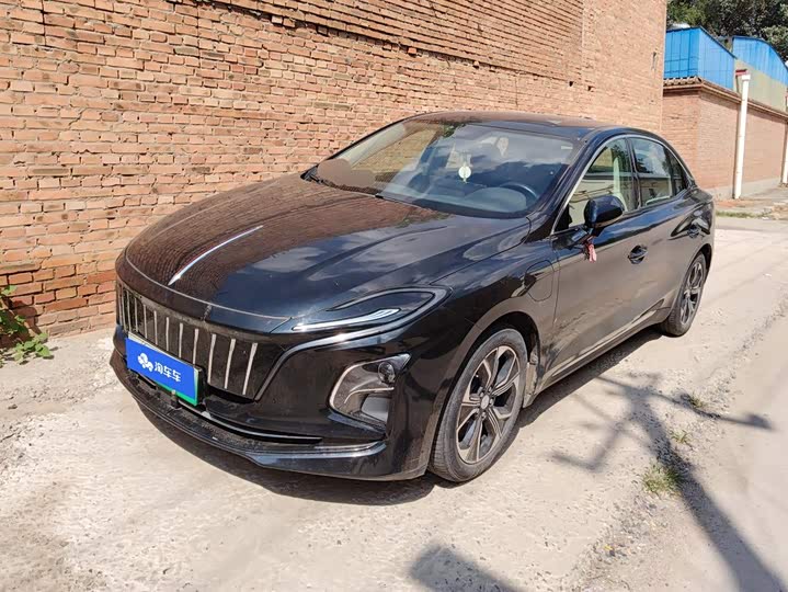 Hongqi E-QM5 2023 facelift basic travel version