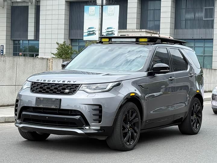 Discover the 2021 360PS R-Dynamic SE