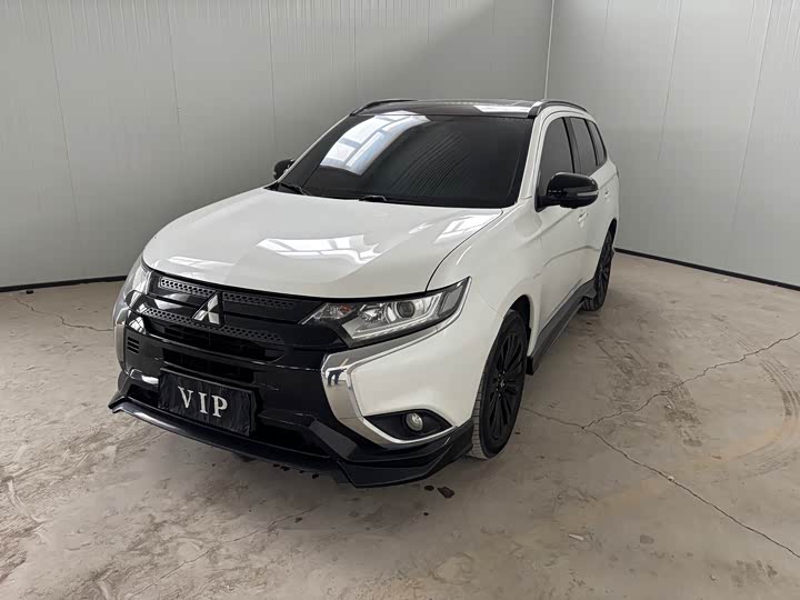 Outlander 2021 2.0L 2WD Solar Edition 5 seats
