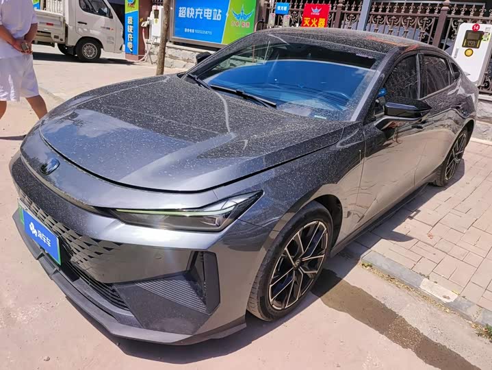 Changan UNI-V Smart Electric iDD 2024 Blue Whale Smart iDD 136km Smart Model