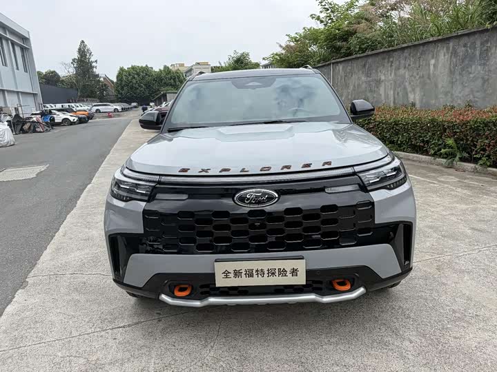 2024 Explorer 2024 2.3T EcoBoost Kunlun Peak Edition 6 seats