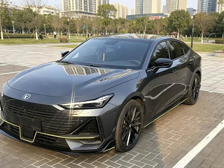 Changan UNI-V 2023 1.5T sports version