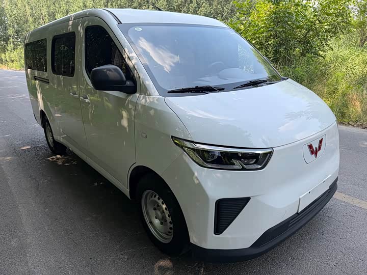 Wuling Yangguang 2024 300km Comfort Bus Version 60kW