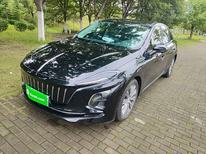 Hongqi E-QM5 2023 model 620km PLUS