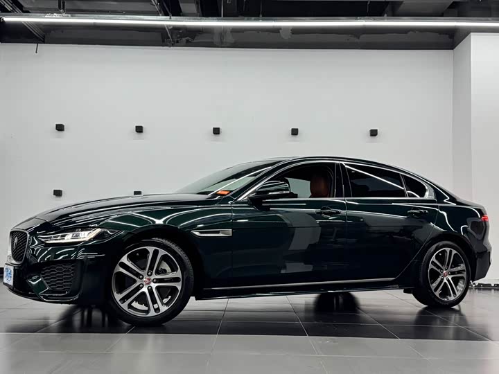 Jaguar XEL 2024 2.0T 250PS R-DYNAMIC S aggressive sports version