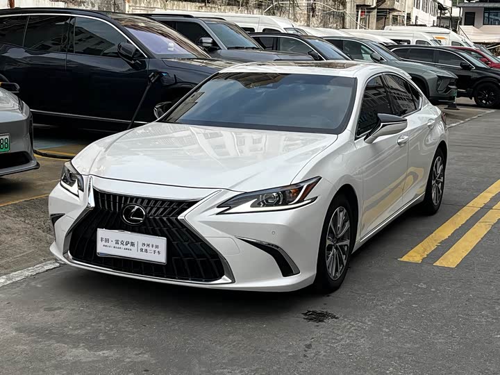 2023 Lexus ES 2022 200 Excellence Edition