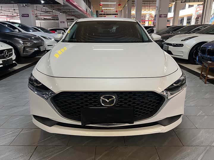 2024 Mazda 3 Axela 2023 2.0L Automatic Entry Trim