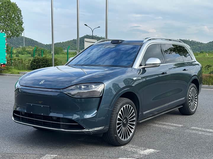 Wenjie M9 2024 extended range Max version 42kWh 6-seater version