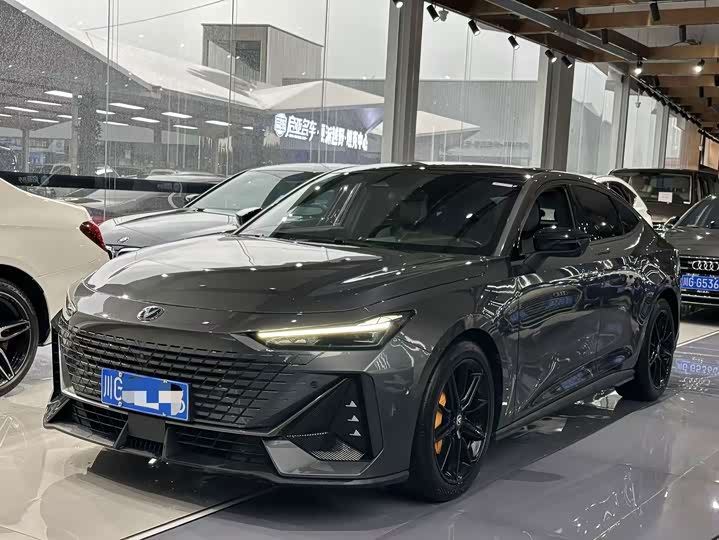 Changan UNI-V 2022 1.5T smart pilot model