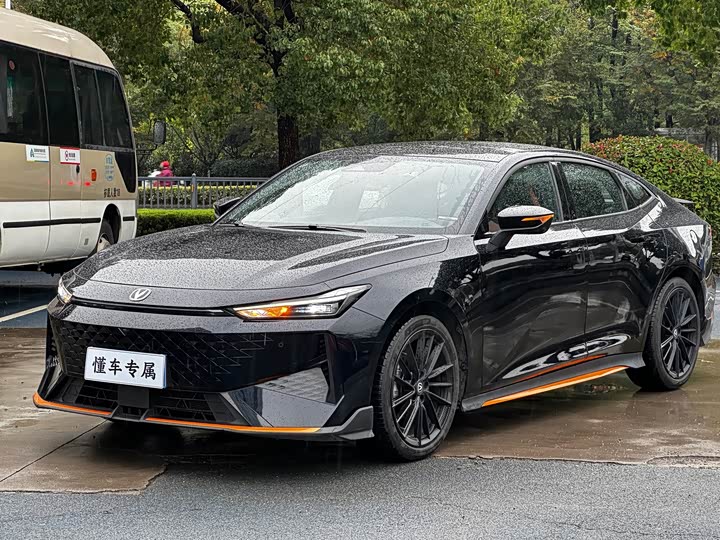 Changan UNI-V 2024 1.5T noble sports model