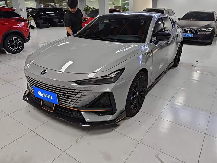 Changan UNI-V 2023 1.5T sports version