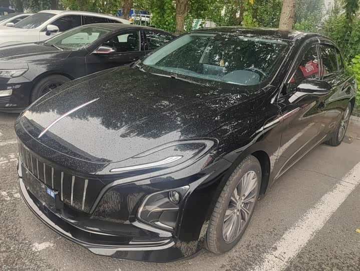 Hongqi E-QM5 2024 model 560km PLUS