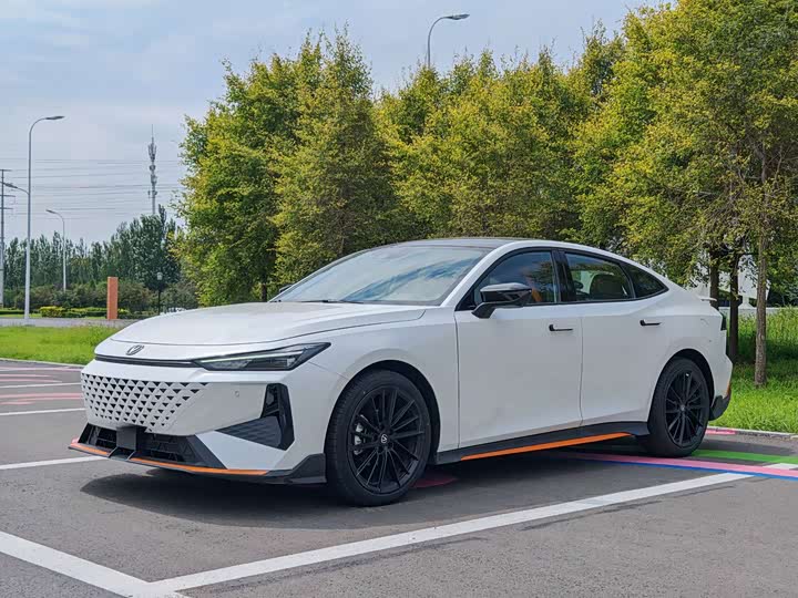 Changan UNI-V 2024 1.5T noble sports model