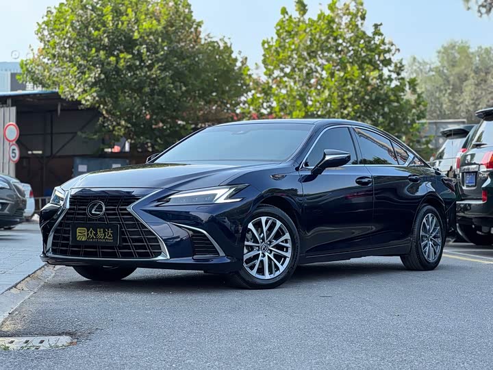 Lexus ES 2025 300h Premium Edition