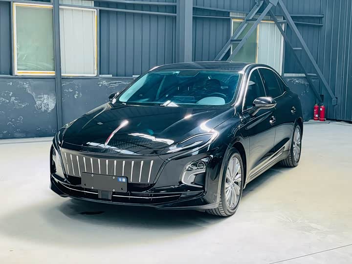 Hongqi E-QM5 2022 431km Charging Enjoyment Edition