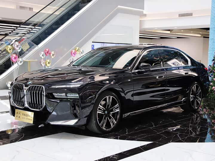 BMW 7 Series 2023 740Li M Sport Package