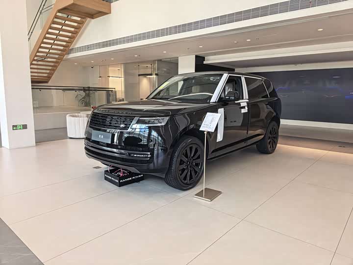 Range Rover 2026 3.0 L6 400PS SE long axis version