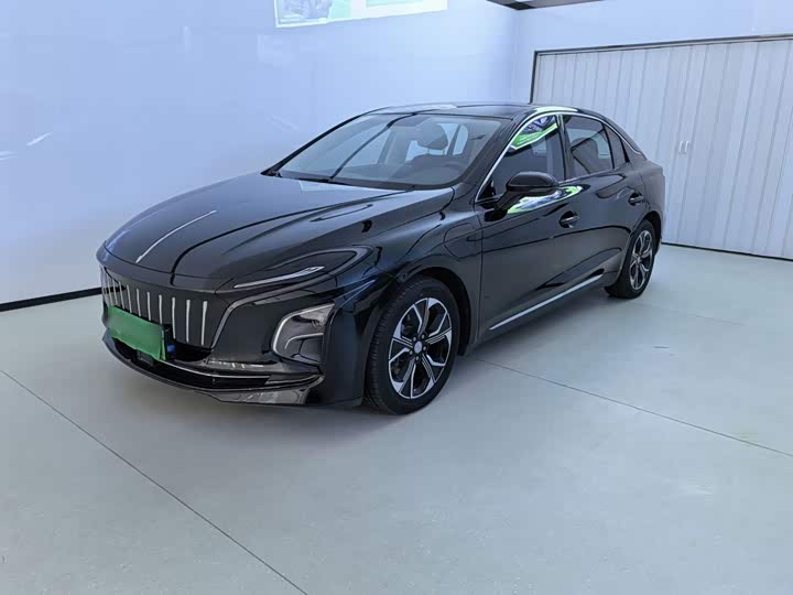 Hongqi E-QM5 2023 facelift basic travel version