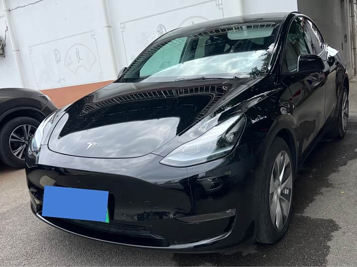 2023 Model Y 2023 long-range all-wheel drive version