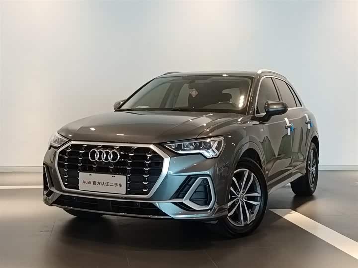 2021 Audi Q3 2021 35 TFSI aggressive and dynamic