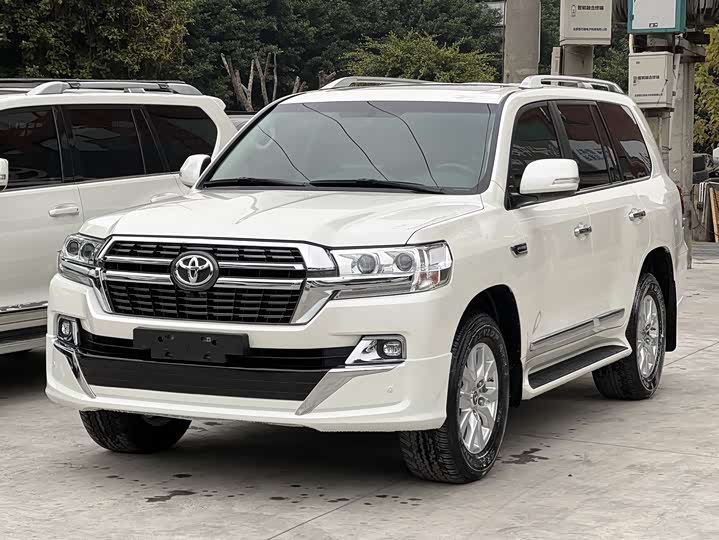 2023 Land Cruiser (imported) 2019 5.7L US version