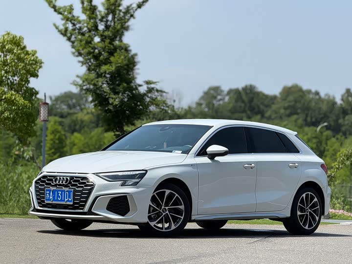 2022 Audi A3 2022 Sportback 35 TFSI aggressive sports model
