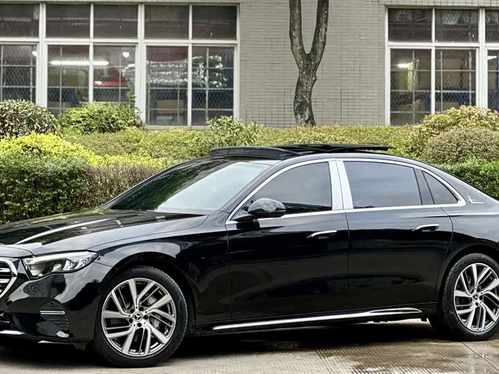 Mercedes-Benz E-Class 2024 E 300 L Fashion Model