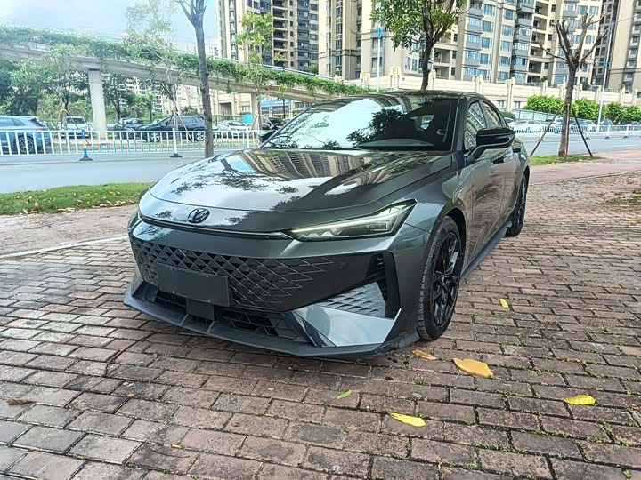 Changan UNI-V 2022 1.5T smart pilot model