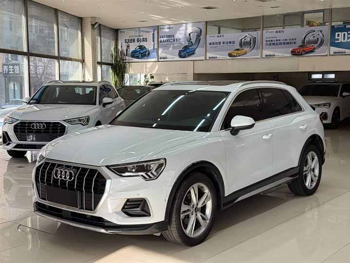 2022 Audi Q3 2022 35 TFSI Fashionable and Elegant