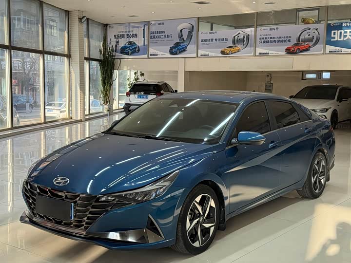 Elantra 2022 1.5L CVT LUX Premium Edition