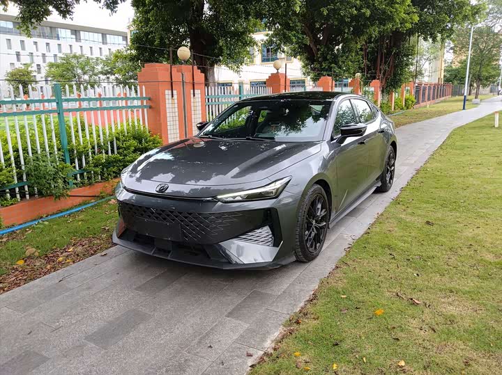 Changan UNI-V 2024 1.5T noble sports model