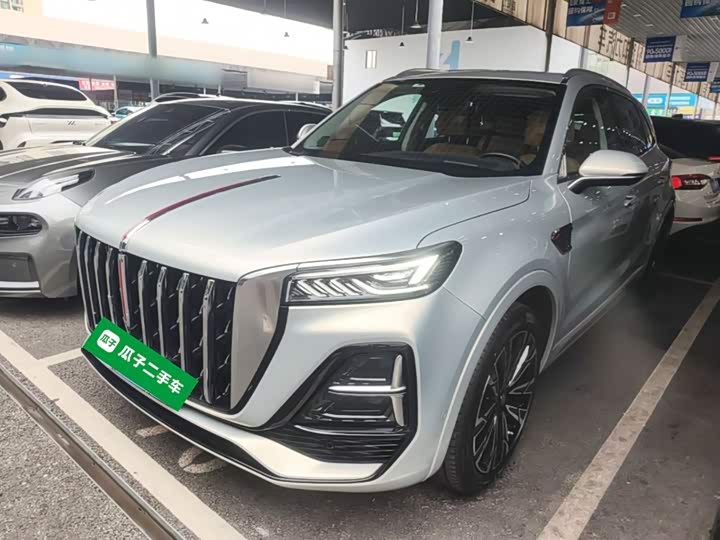 Hongqi HS5 2023 2.0T four-wheel drive flag collar Pro version