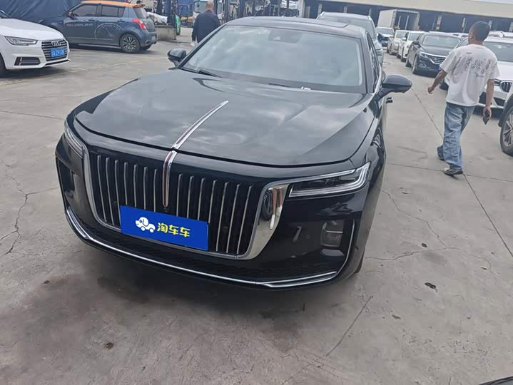 Hongqi H9 2022 2.0T Zhilian Flagship Edition