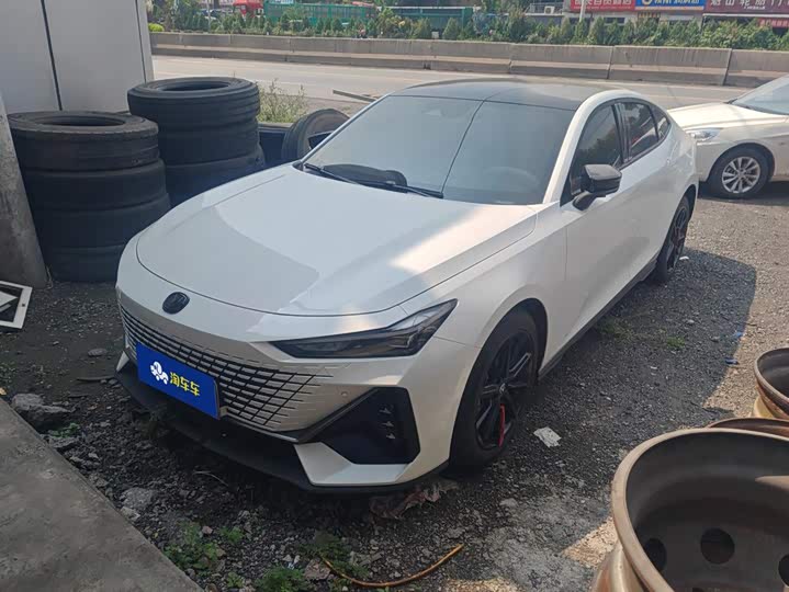 Changan UNI-V 2024 1.5T high-energy version