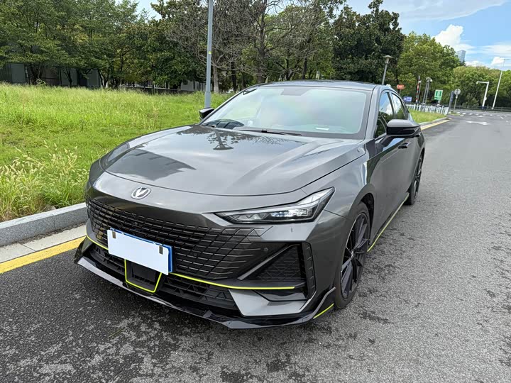 Changan UNI-V 2022 1.5T sports version
