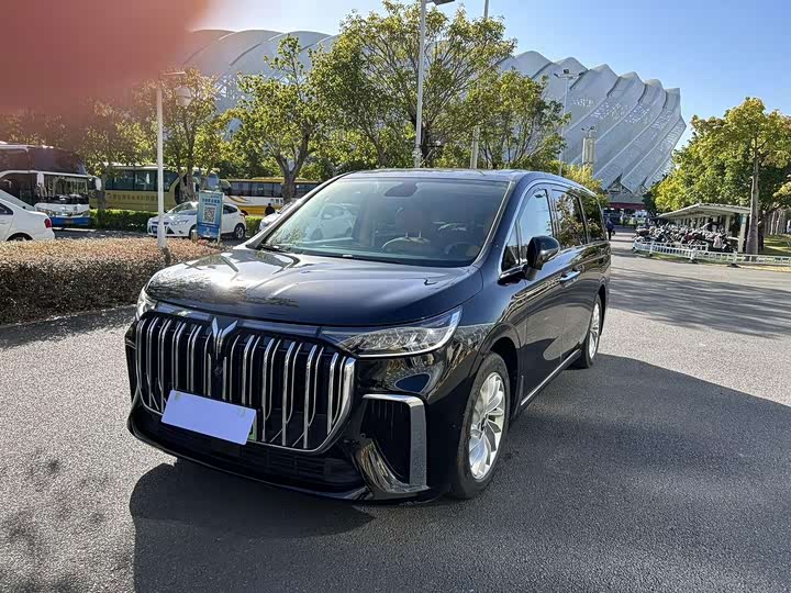 Lantu Dreamer 2024 PHEV Extra Long Battery Life Excellent Edition