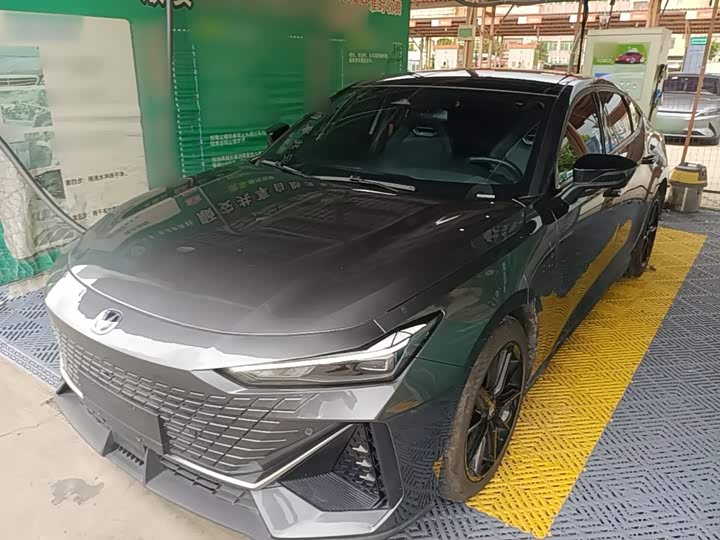 Changan UNI-V 2024 1.5T high-energy version