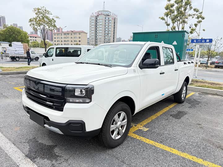 Baodian 2025 2.5T automatic diesel four-wheel drive long-axis flat-bottomed cargo box