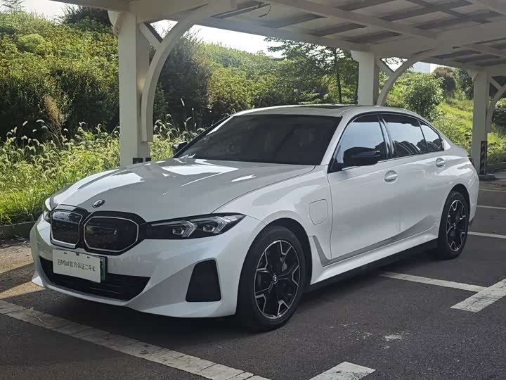 BMW i3 2024 eDrive 40L Night Package
