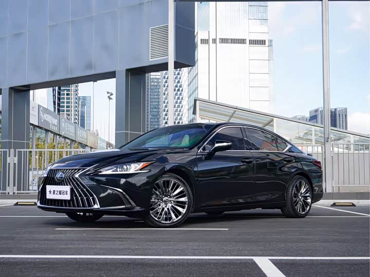 Lexus ES 2022 300h Excellence Edition