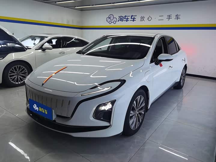 Hongqi E-QM5 2023 model 620km PLUS